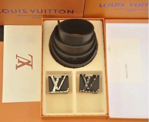 Louis Vuitton LV Reversible Leather Belt Black