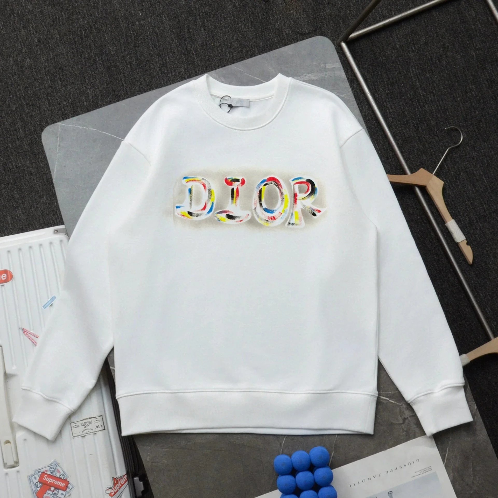 32 32