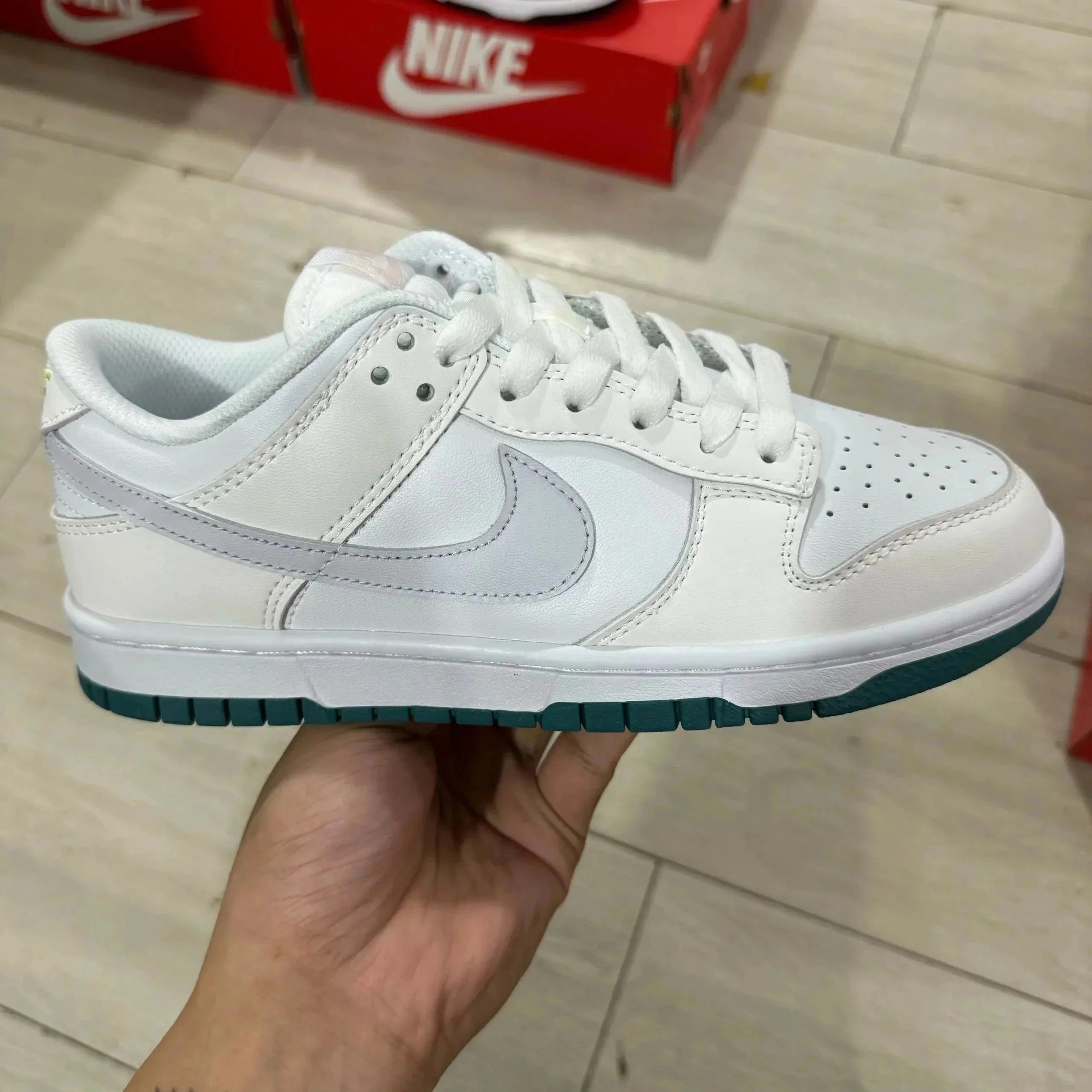 白色 白色