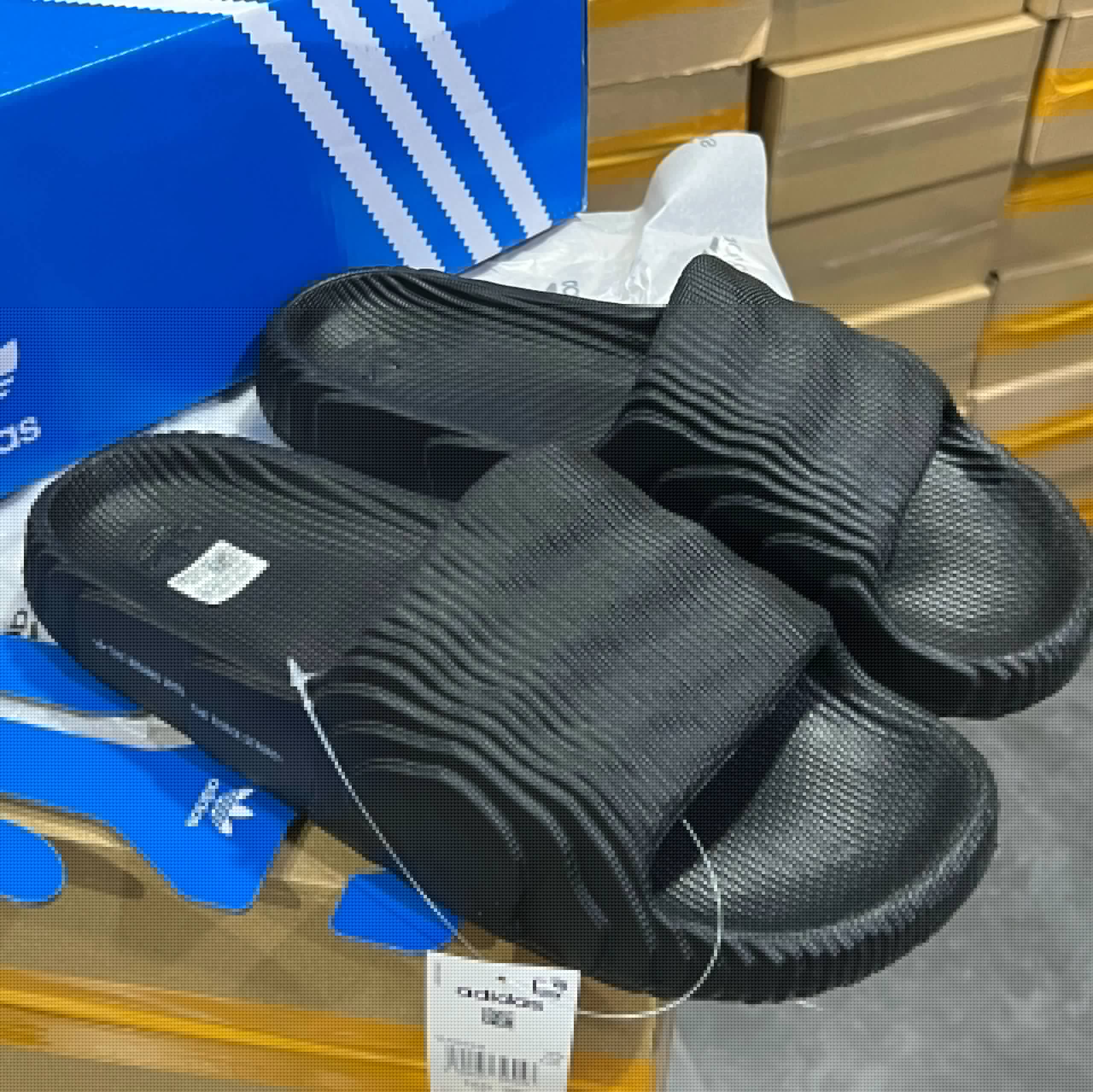 黑色
