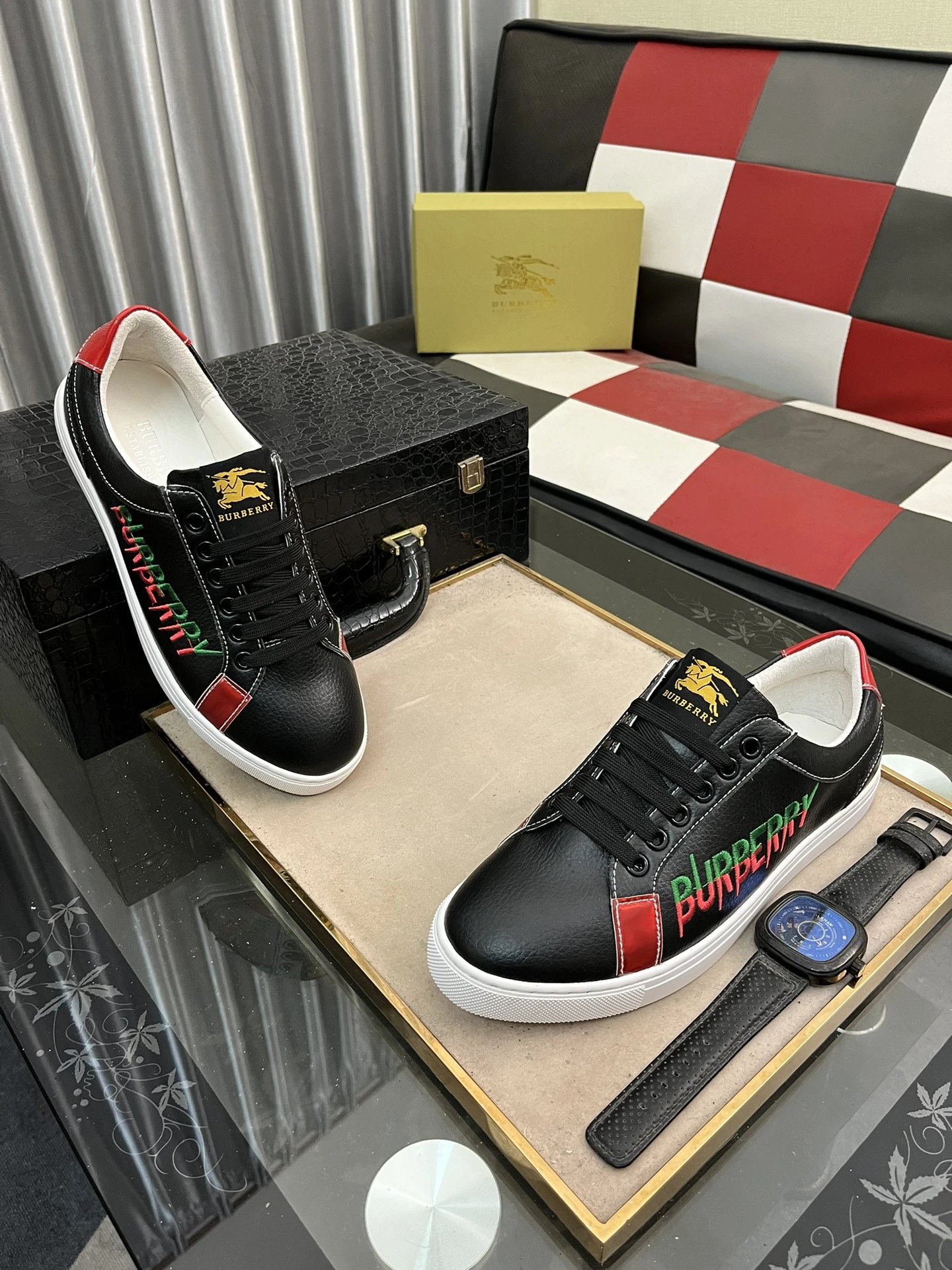 32 32
