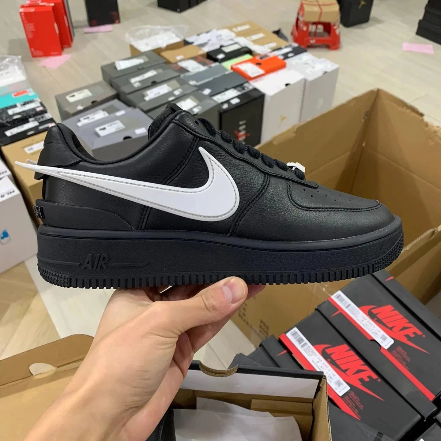 黑色白钩 黑色白钩