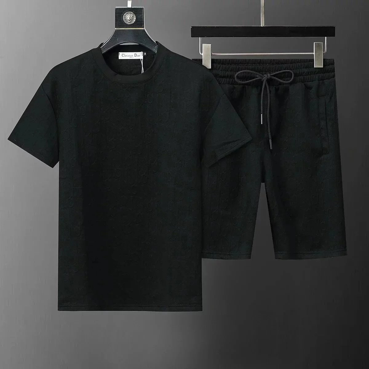 32 32