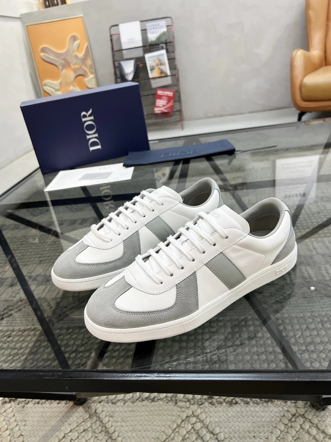 3 3