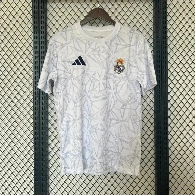 皇马赛前服 皇马赛前服