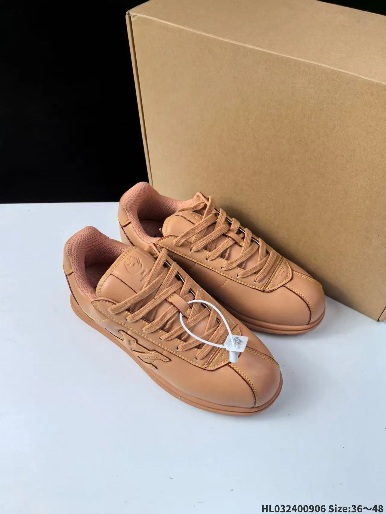 32 32