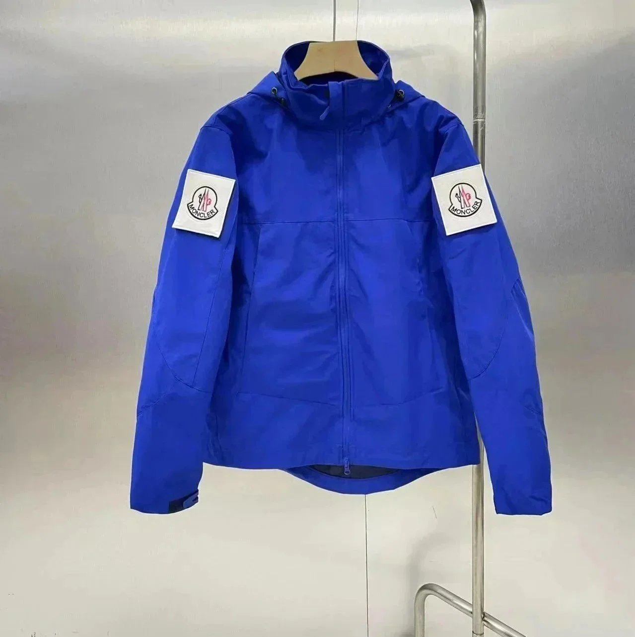 25 25