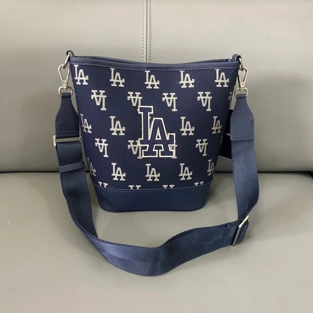 8 8