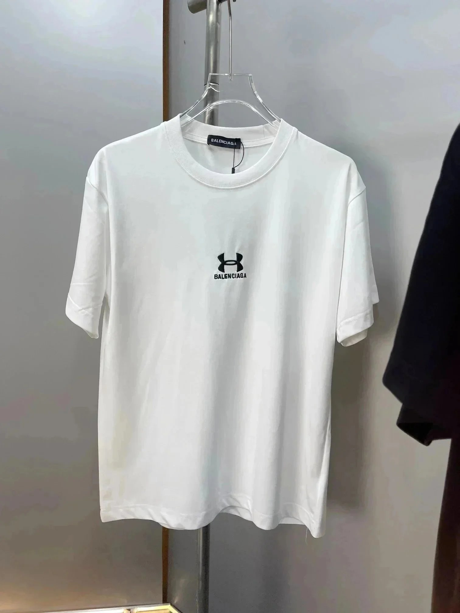 010109340-White 010109340-White