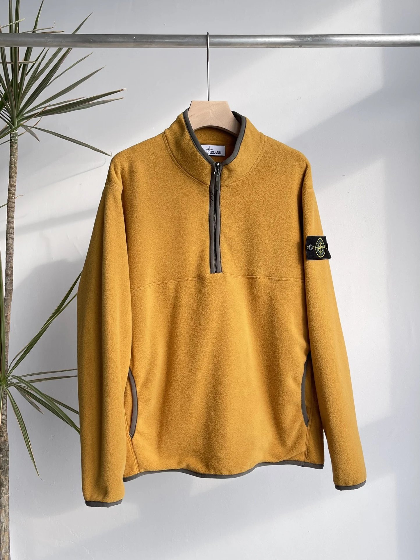 01 01
