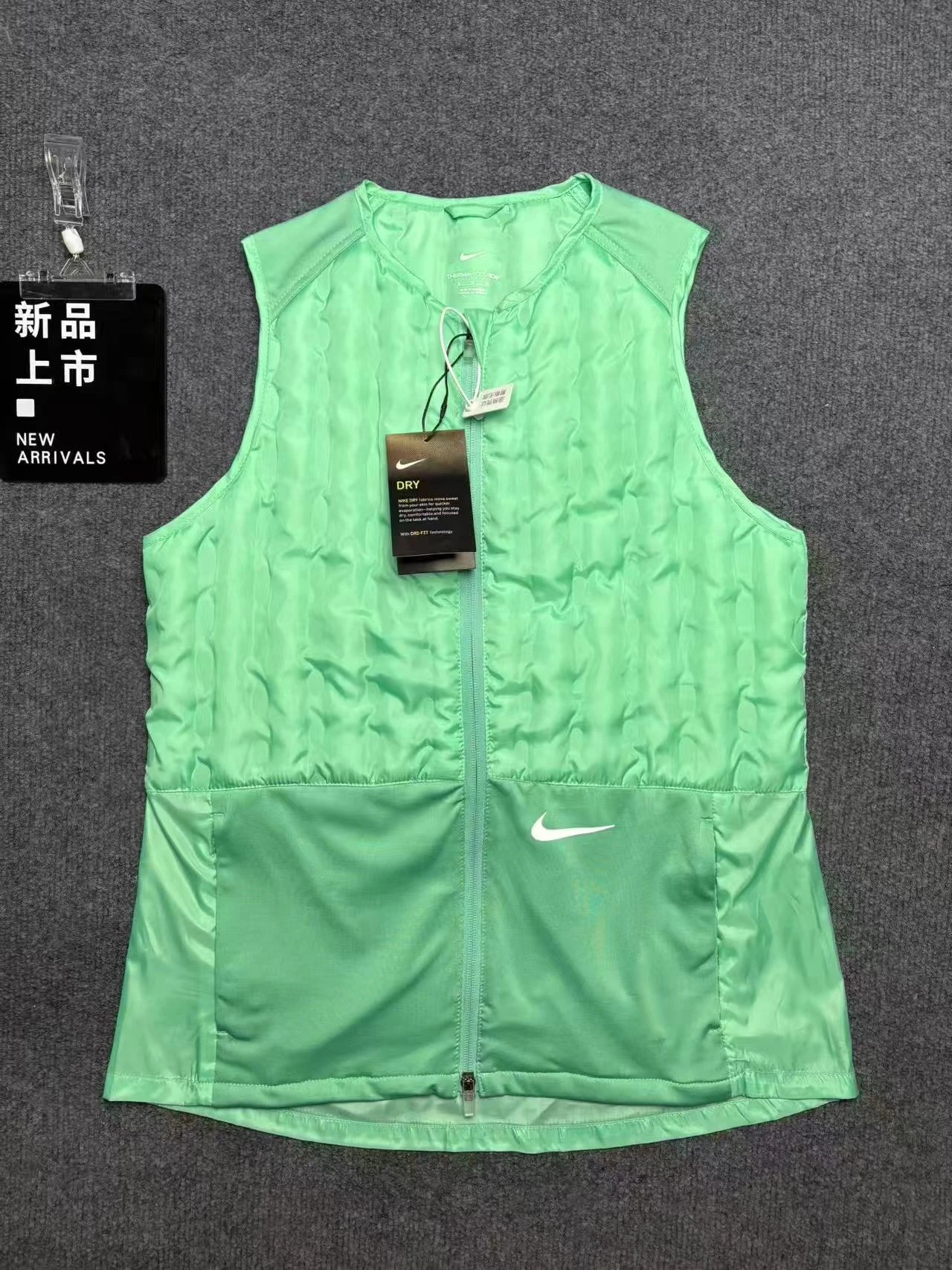 1-绿色马甲 1-绿色马甲
