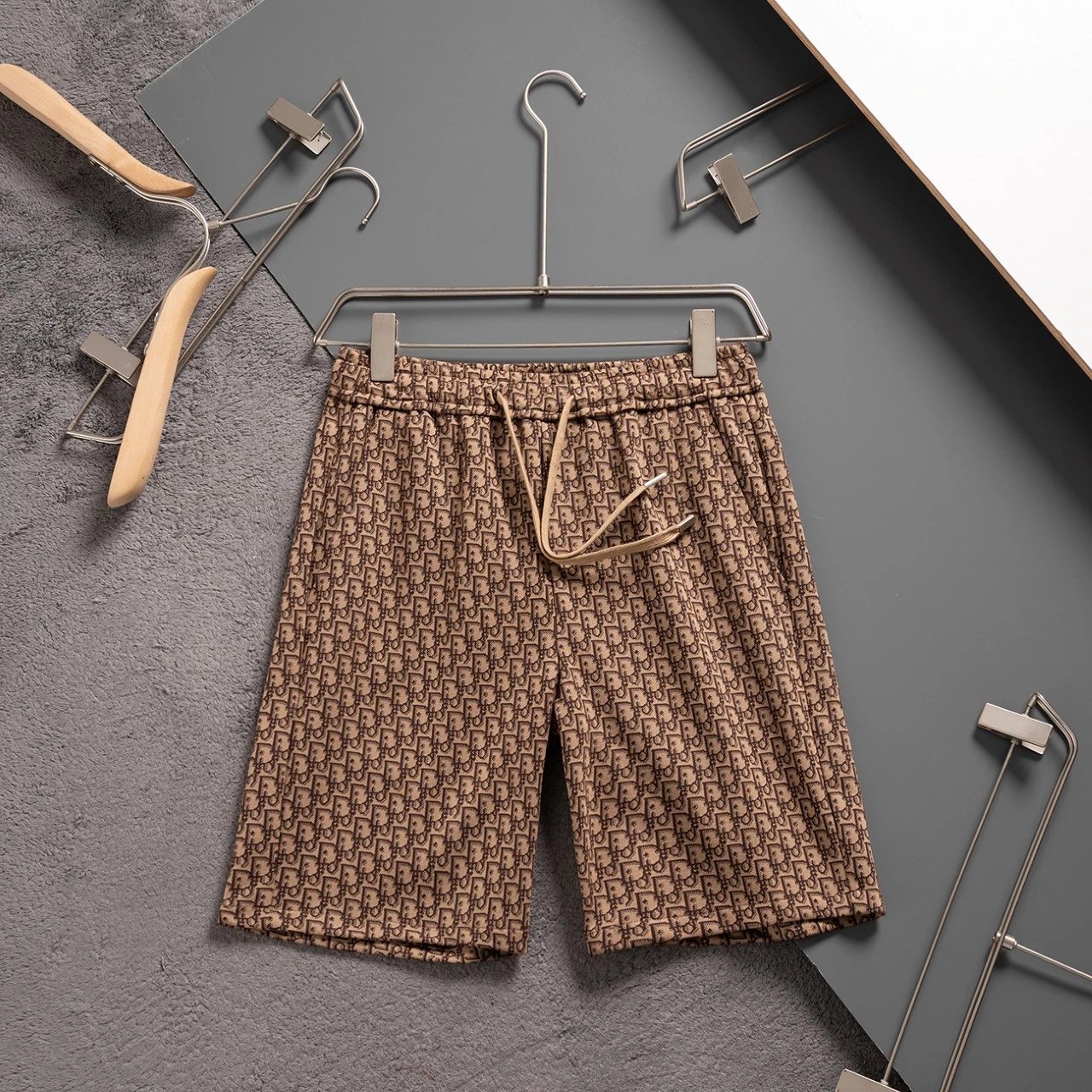 8 8