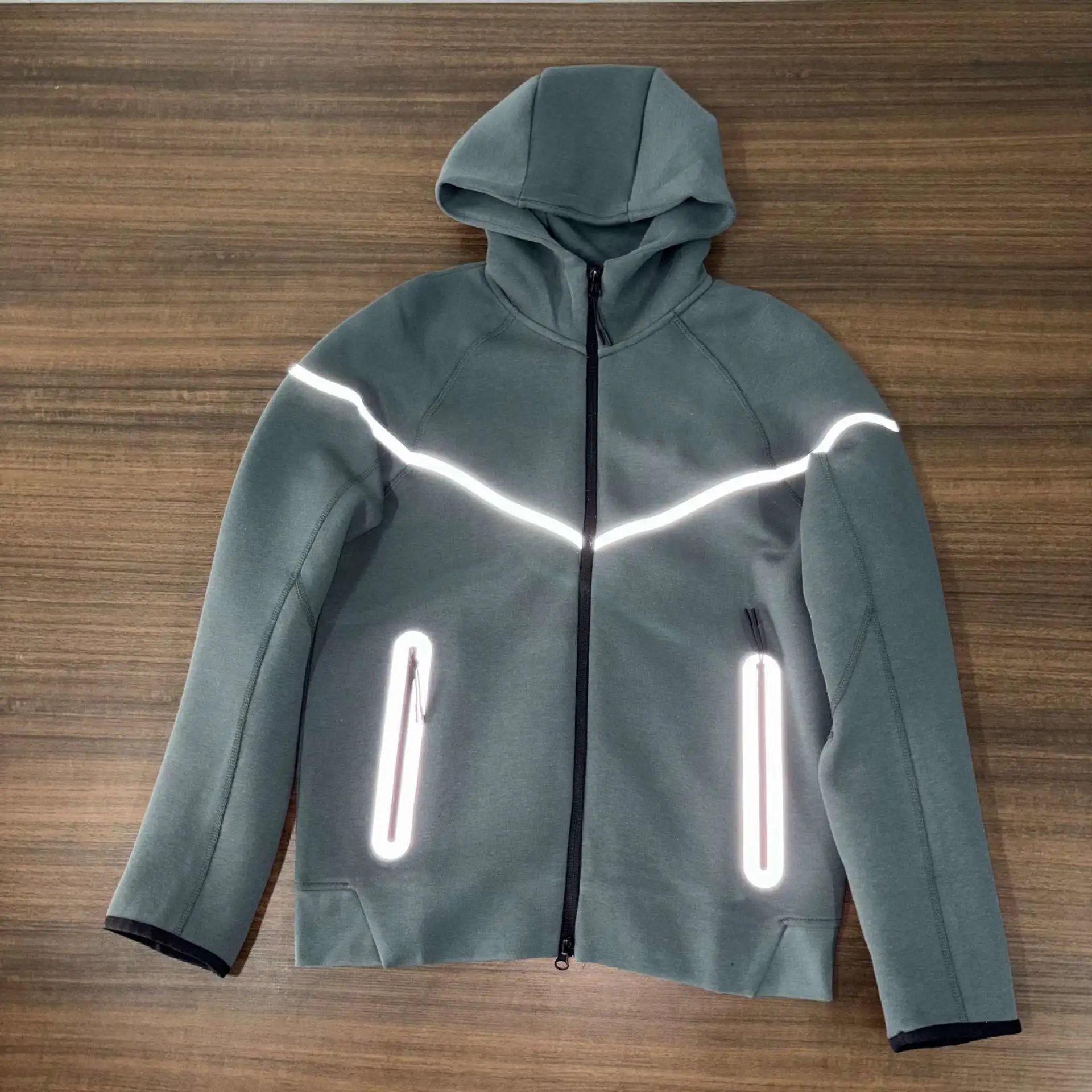 军绿色上衣 军绿色上衣