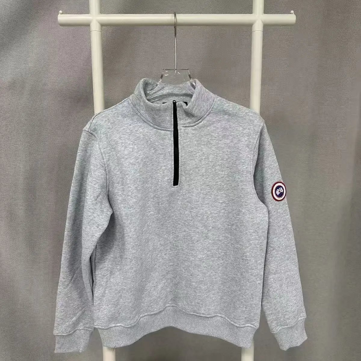 Canada Goose卫衣灰色(加绒半拉链) Canada Goose卫衣灰色(加绒半拉链)