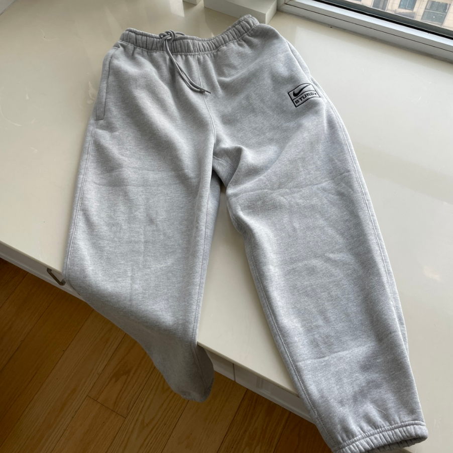 灰色裤子 灰色裤子